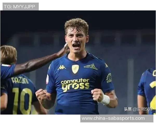 裁判专家指出国米应获点球紫百合后卫存在明显拉拽行为